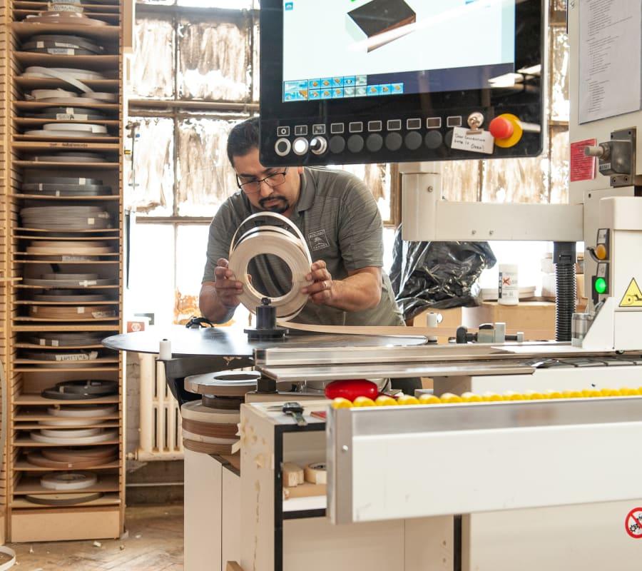 Looking for an Edge Banding Supplier in Chicago? Here's How to Choose the Right One
