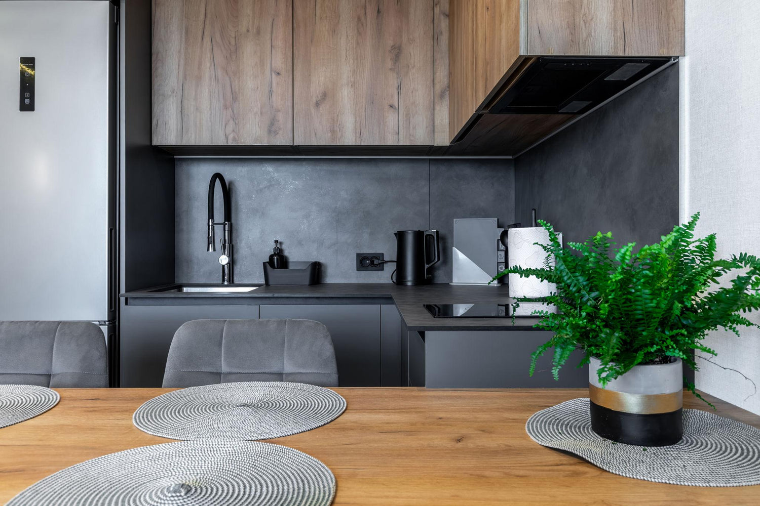 What Edge Banding Should Designers Use for Laminate Cabinets?